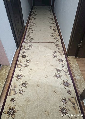 Diğer Kahverengi Çiçek Desenli Konvansiyonel Halı