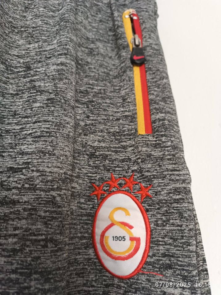 Gri Erkek Spor Mini Şort Velcro Detaylı GS armali - Görsel 3