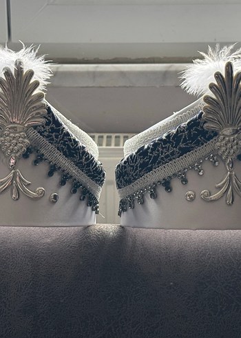 Gri Beyaz Kürklü Klasik Düğün Aksesuarı