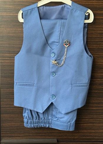 Düğmeli Mavi Erkek Çocuk Yelek ve Pantolon Takımı