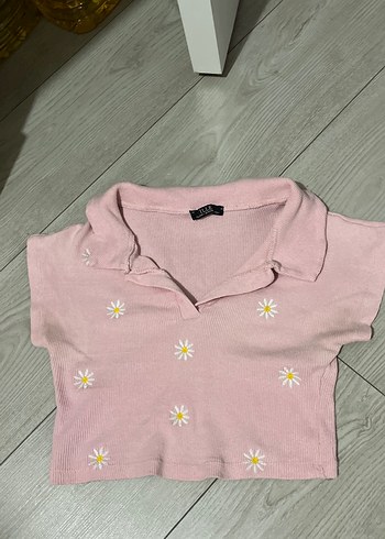 Pembe Desenli Düğmeli Kısa Kollu Crop Top - Görsel 3