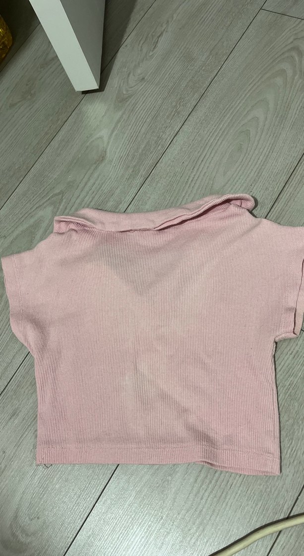 Pembe Desenli Düğmeli Kısa Kollu Crop Top - Görsel 4