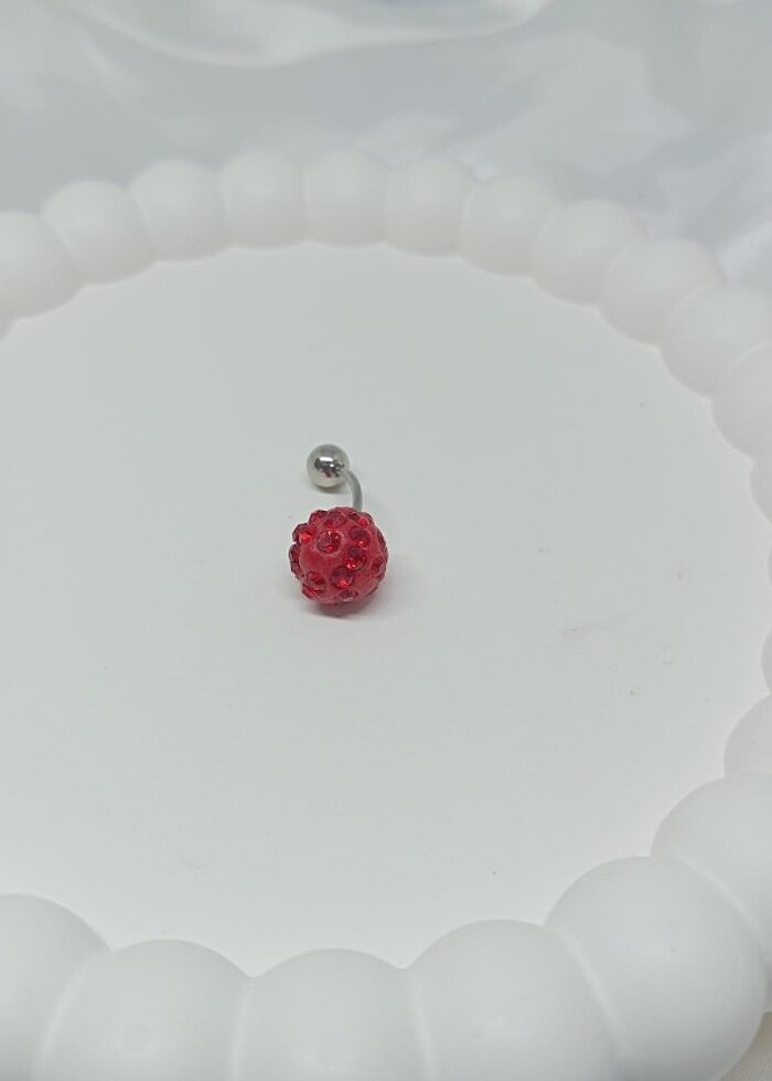 Kırmızı taşlı göbek piercing  - Görsel 2