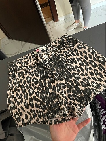 leopar şort