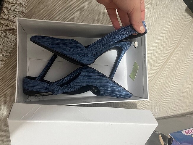 İpekyol topuklu stiletto