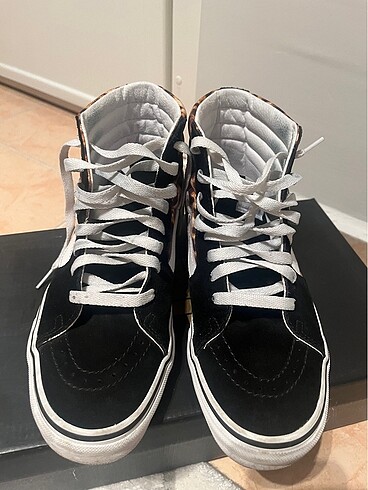 39 Beden Leopar desenli vans