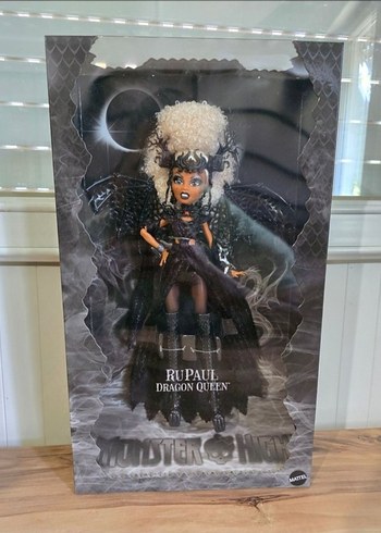 Monster High Skullector RuPaul Dragon