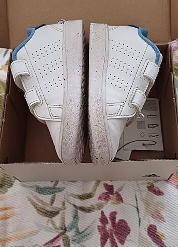 Adidas 22 no spor ayakkabı 