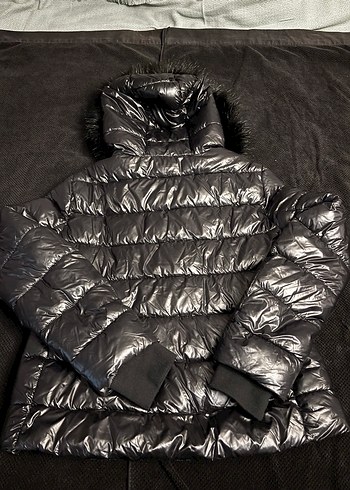 Zara Siyah Kürklü Kadın Kışlık Mont