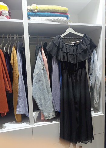 Volan Detaylı Siyah Uzun Elbise - Görsel 3