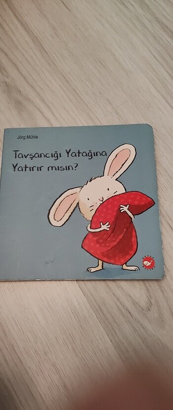 Tavşancığı yatağına yatırır mısın? İnteraktif bebek kitabı