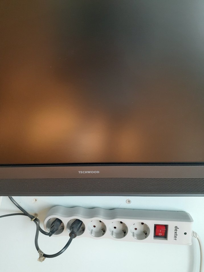 Monitör ve uydu alıcısı - Görsel 2