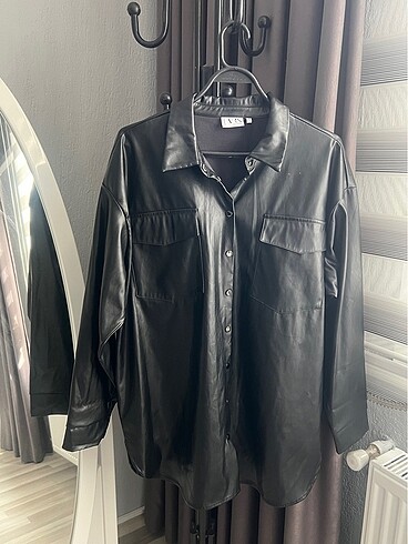 siyah uzun gömlek ceket