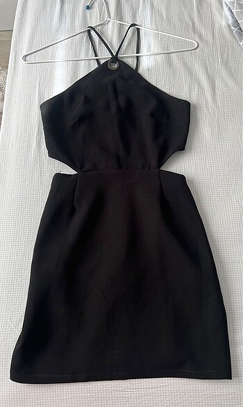 Siyah bel detaylı elbise