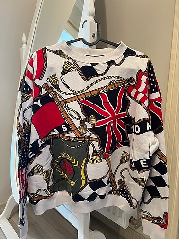 Tommy sweatshirt