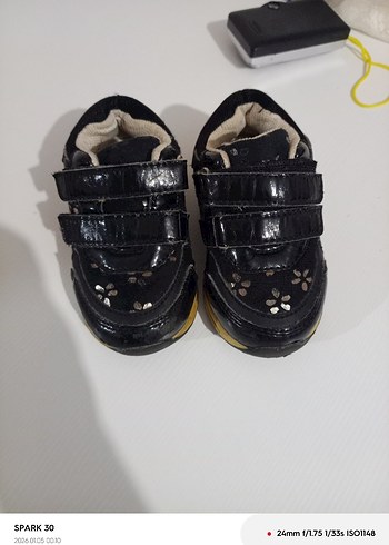 Kız Çocuk Siyah Yılan Desenli Tokalı Spor Ayakkabı - Görsel 2