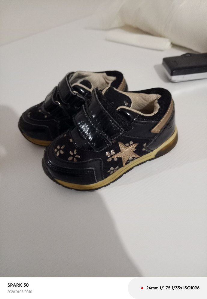 Kız Çocuk Siyah Yılan Desenli Tokalı Spor Ayakkabı - Görsel 3