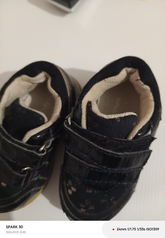 Kız Çocuk Siyah Yılan Desenli Tokalı Spor Ayakkabı - Görsel 4