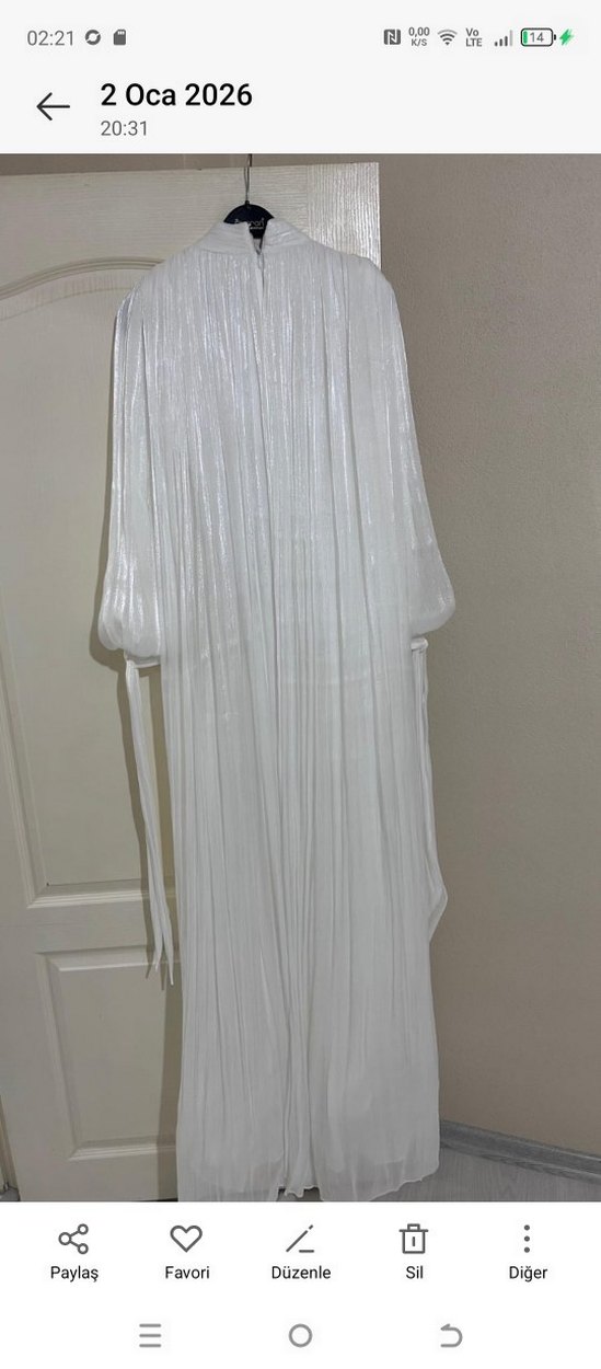 Uzun Beyaz Bohem Tarzı Gelinlik - Görsel 3