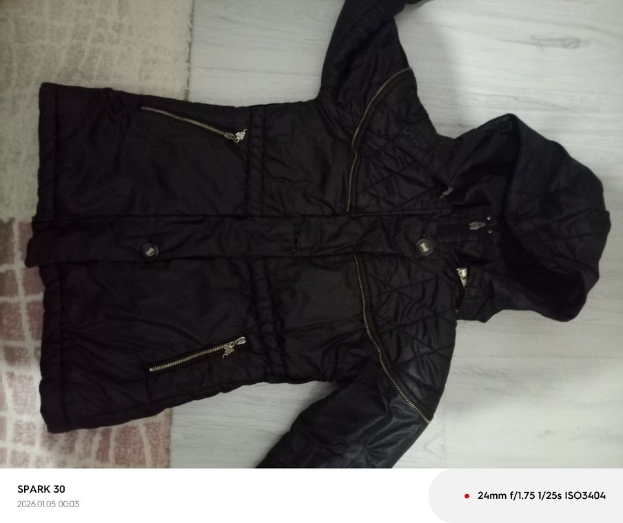 Siyah Kapüşonlu Kadın Mont Fermuarlı - Görsel 3