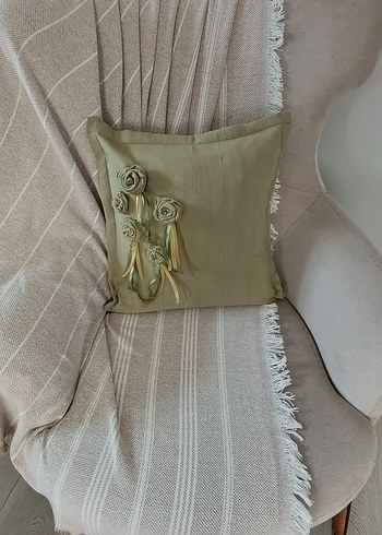 Gül Detaylı Haki Dekoratif 2 li Takım Kırlent Kılıfı - Görsel 4