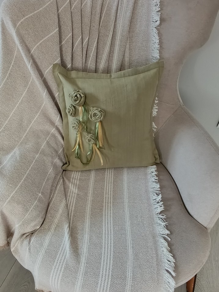 Gül Detaylı Haki Dekoratif 2 li Takım Kırlent Kılıfı - Görsel 4