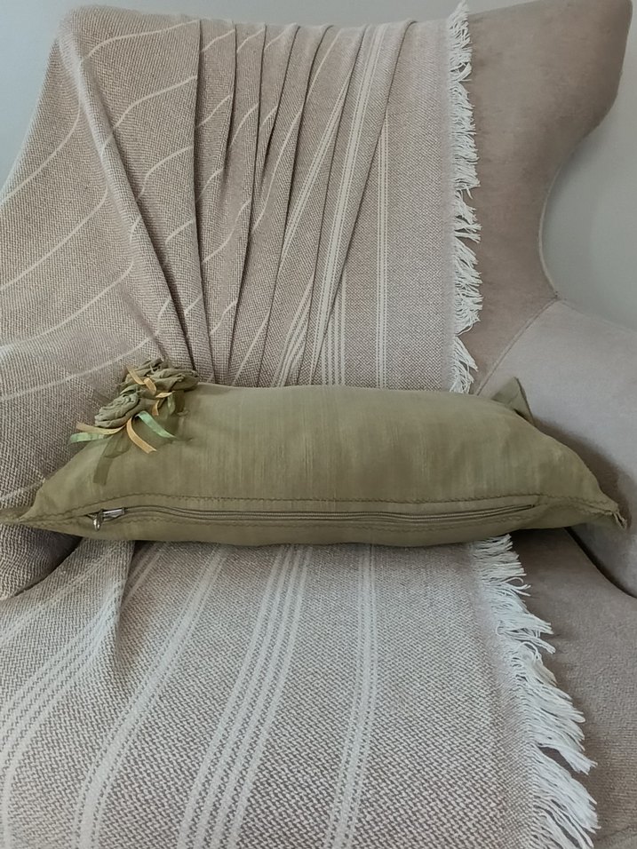 Gül Detaylı Haki Dekoratif 2 li Takım Kırlent Kılıfı - Görsel 5