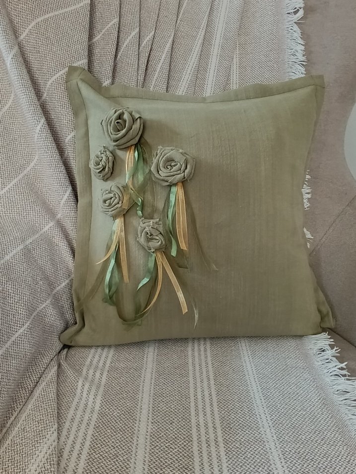 Gül Detaylı Haki Dekoratif 2 li Takım Kırlent Kılıfı - Görsel 2