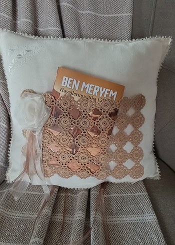 Dantel Detaylı Vintage Tarzı Bej Kırlent Kılıfı - Görsel 2