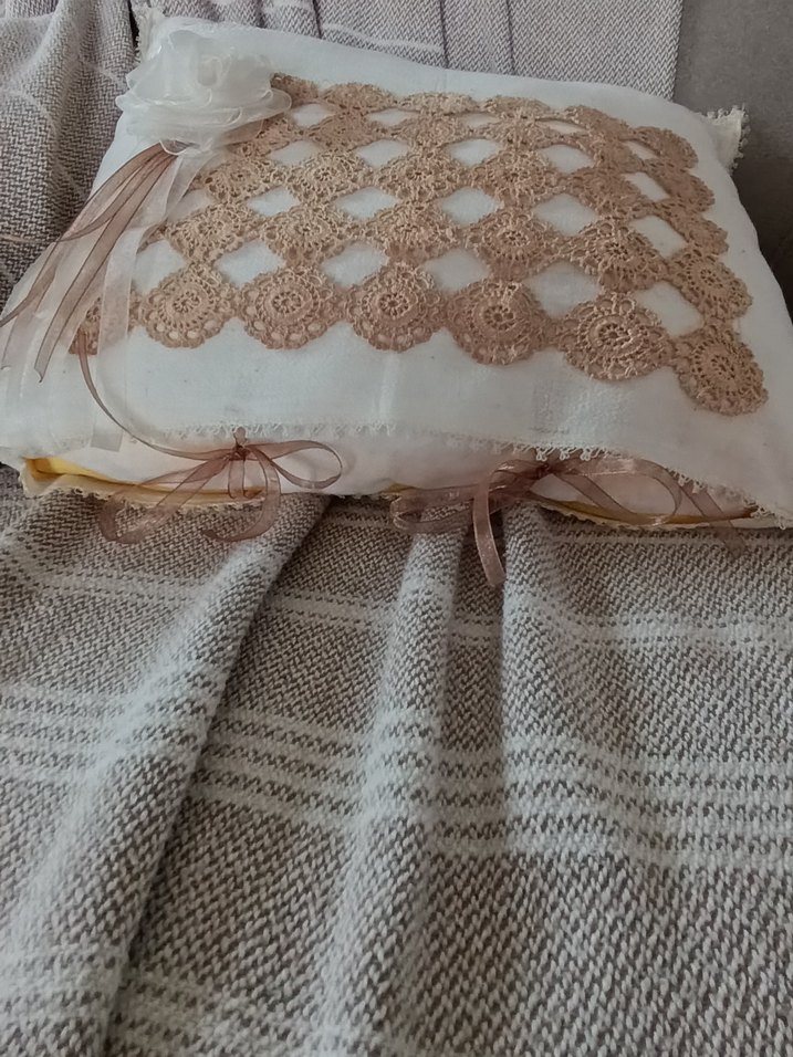 Dantel Detaylı Vintage Tarzı Bej Kırlent Kılıfı - Görsel 3