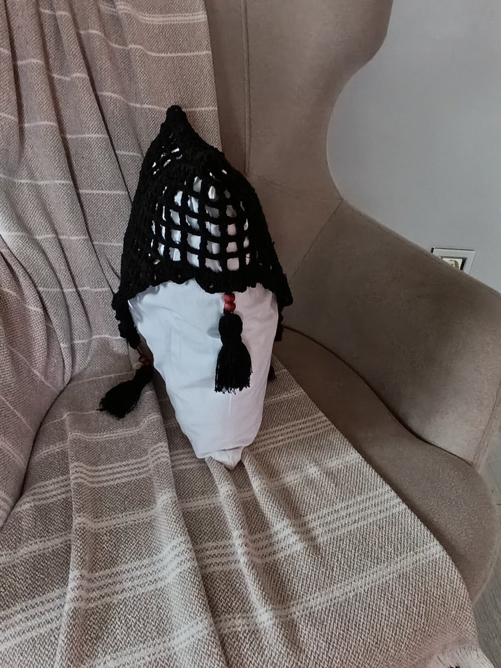 Tığ işi Siyah Örgü Kırlent Kılıfı - Görsel 3