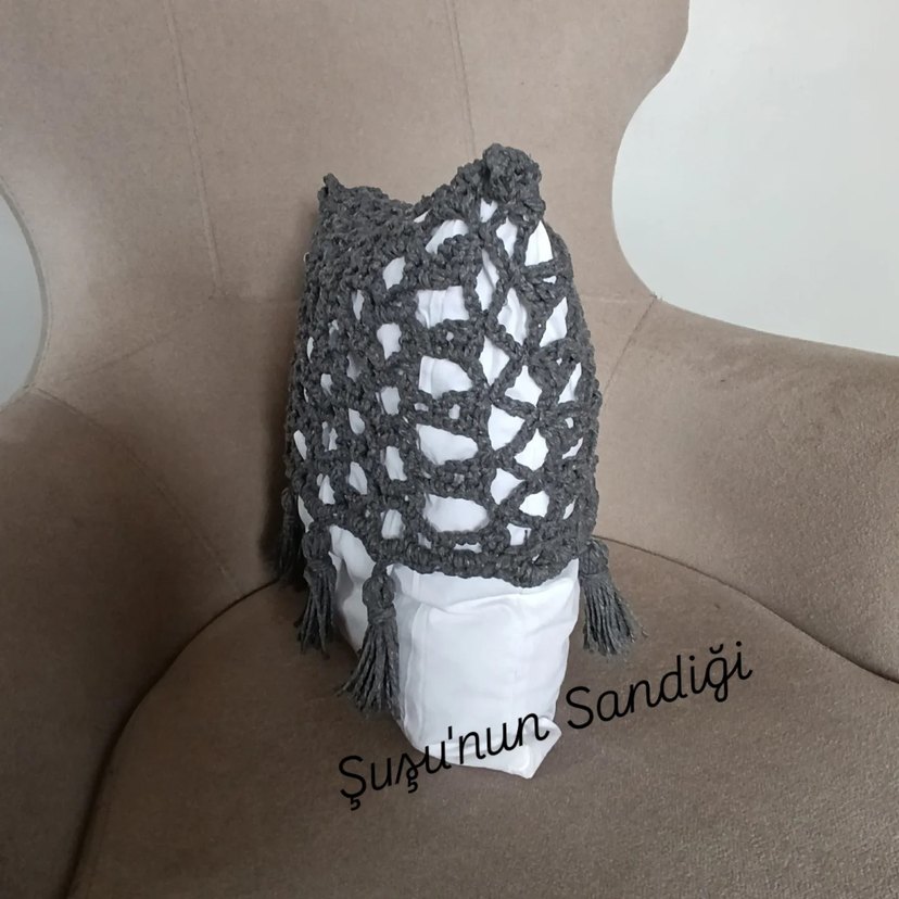 Gri Bohem Püsküllü Örgü Kırlent Kılıfı - Görsel 3