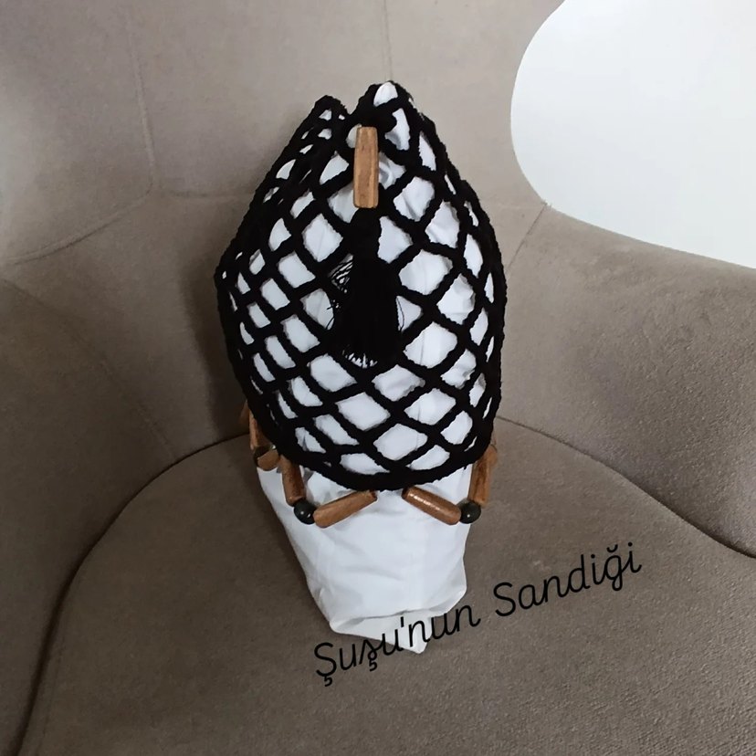 Siyah Tığ İşi Örgü Kırlent Kılıfı - Görsel 4