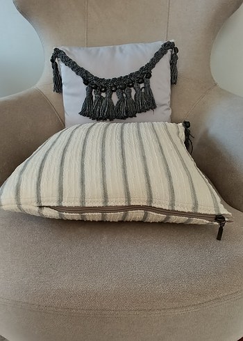 Bohem Gri Tığ İşi Püsküllü Kırlent Kılıfı 2 li Takım - Görsel 3