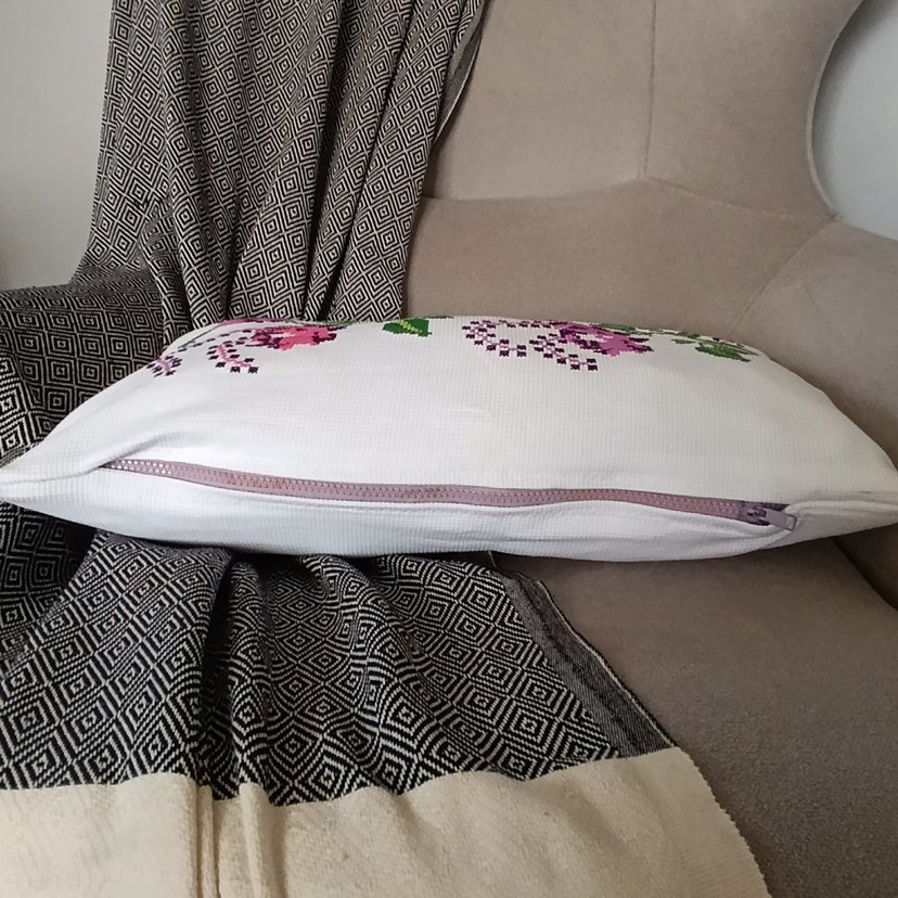 Etamin İşi Kırlent Kılıfı - Görsel 3