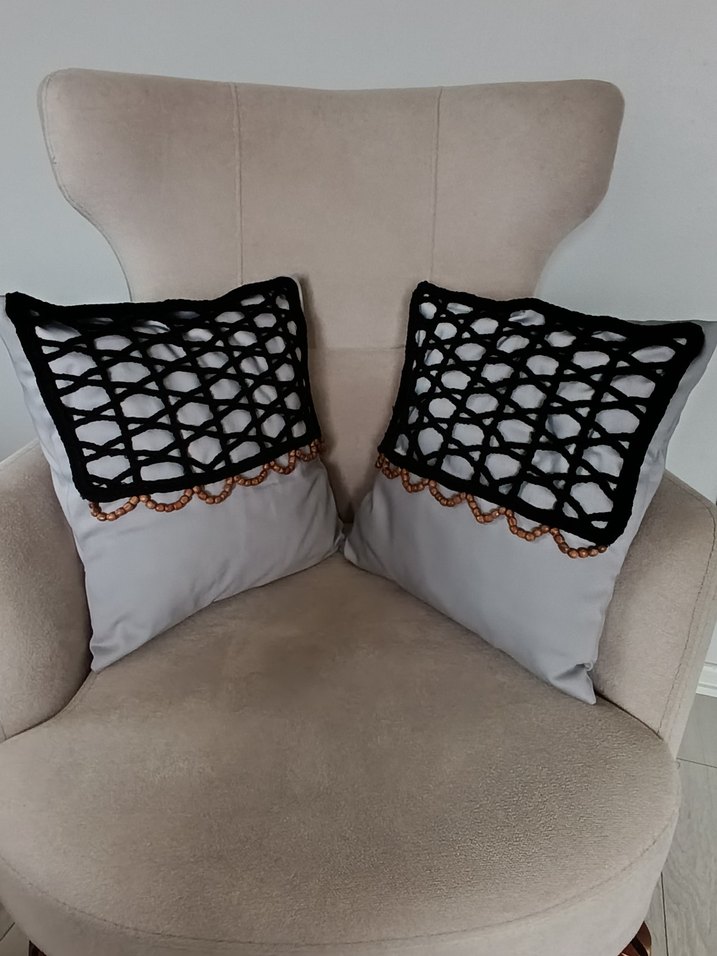 Tığ İşi Gri-Siyah Dekoratif Kırlent Kılıfı - Görsel 3