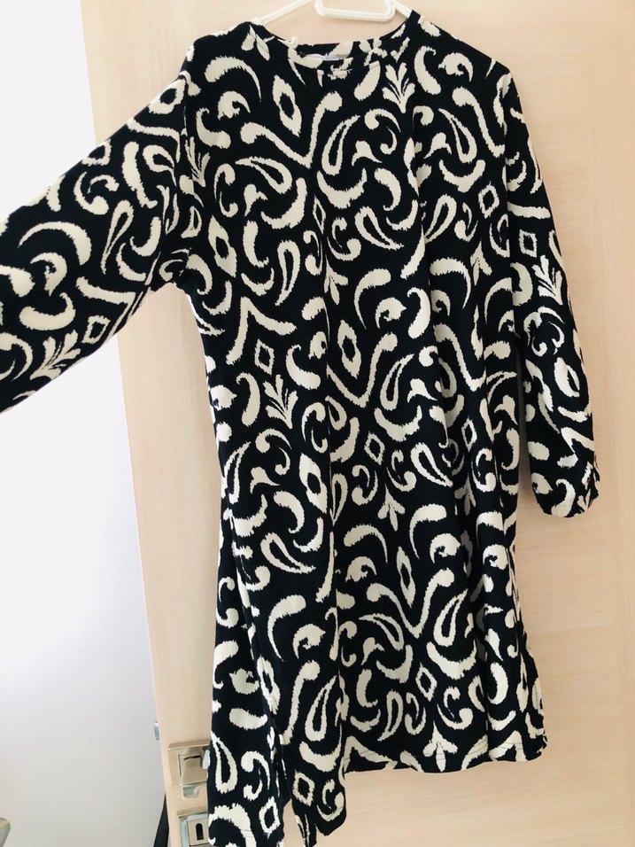 Desenli Siyah Uzun Triko Elbise - Görsel 2