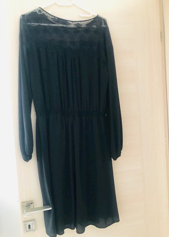 Dantel Detaylı Siyah Midi Elbise - Görsel 4