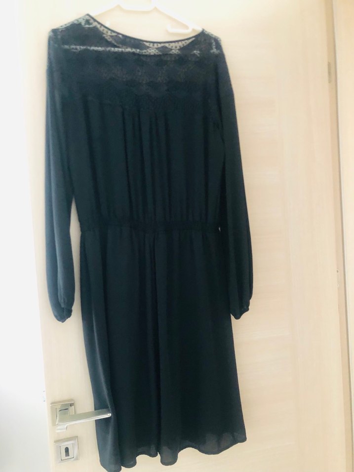 Dantel Detaylı Siyah Midi Elbise - Görsel 4