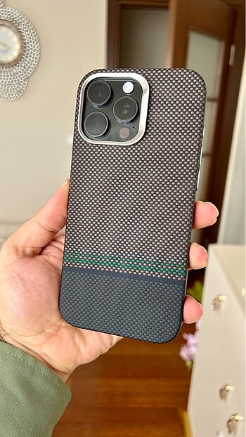 Benks Prestij iPhone 16 Pro Max fiber kılıf