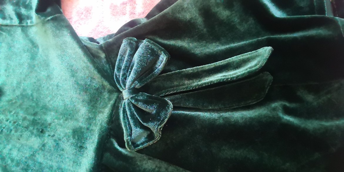 Kız Çocuk Uzun Kollu Koyu Yeşil Kadife Elbise - Görsel 3