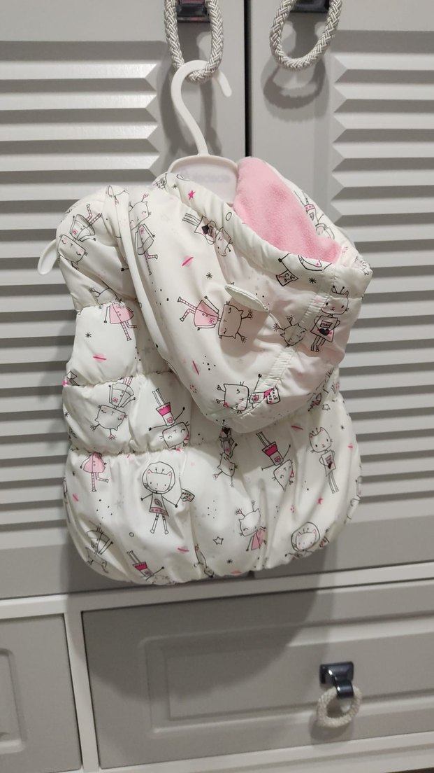 Kız Çocuk Kapüşonlu Baskılı Şişme Yelek - Görsel 2