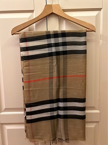 Burberry İpek Şal