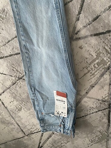 32 Beden mavi Renk Stradivarius D96 jean