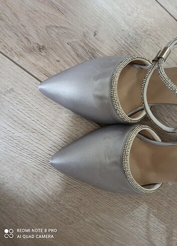 Lila saten taşlı topuklu ayakkabı
