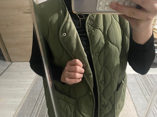 LC Waikiki Yeşil kapitone yelek