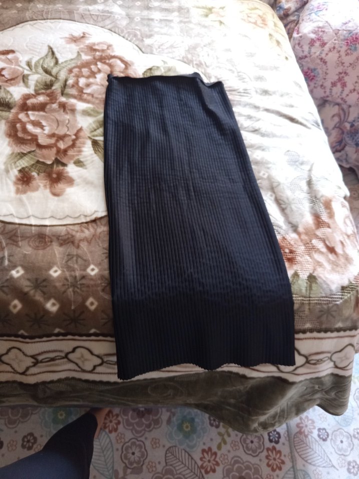 Kadın Siyah Piliseli Kumaş Pantolon - Görsel 2