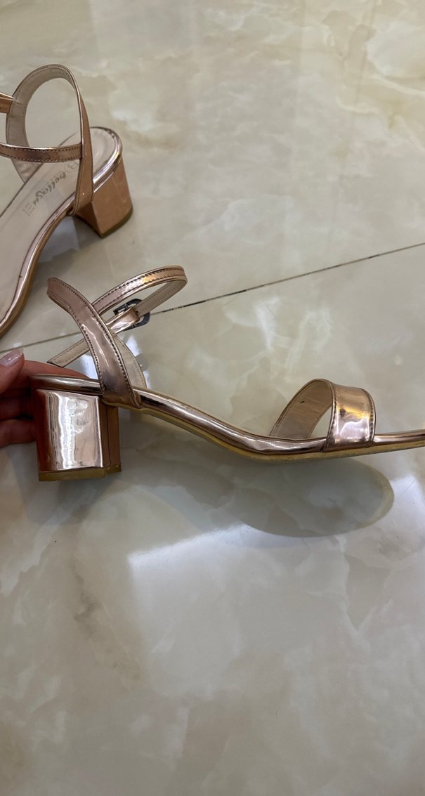 Rose gold Parlak Tokalı Kadın Topuklu ayakkabı - Görsel 3