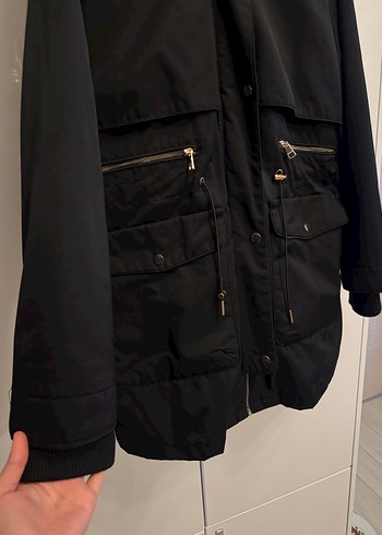 PULL&BEAR Siyah Kürklü Kış Montu - Görsel 3