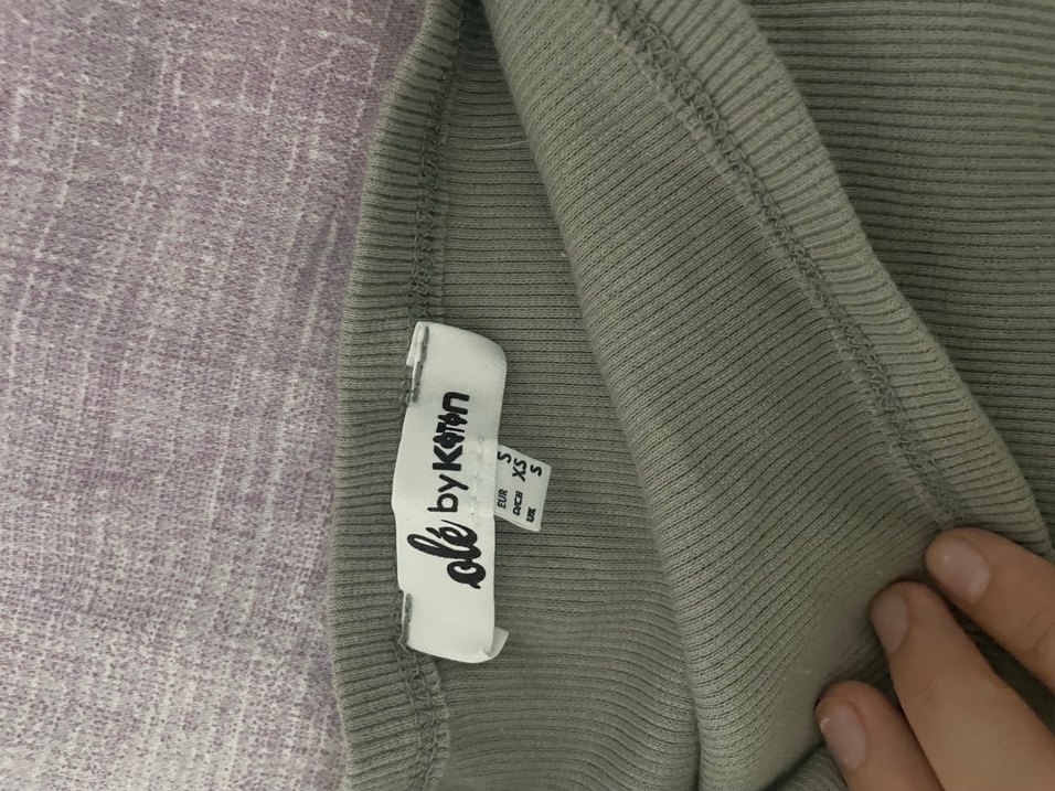 Hafif ve Rahat gri renk crop - Görsel 2